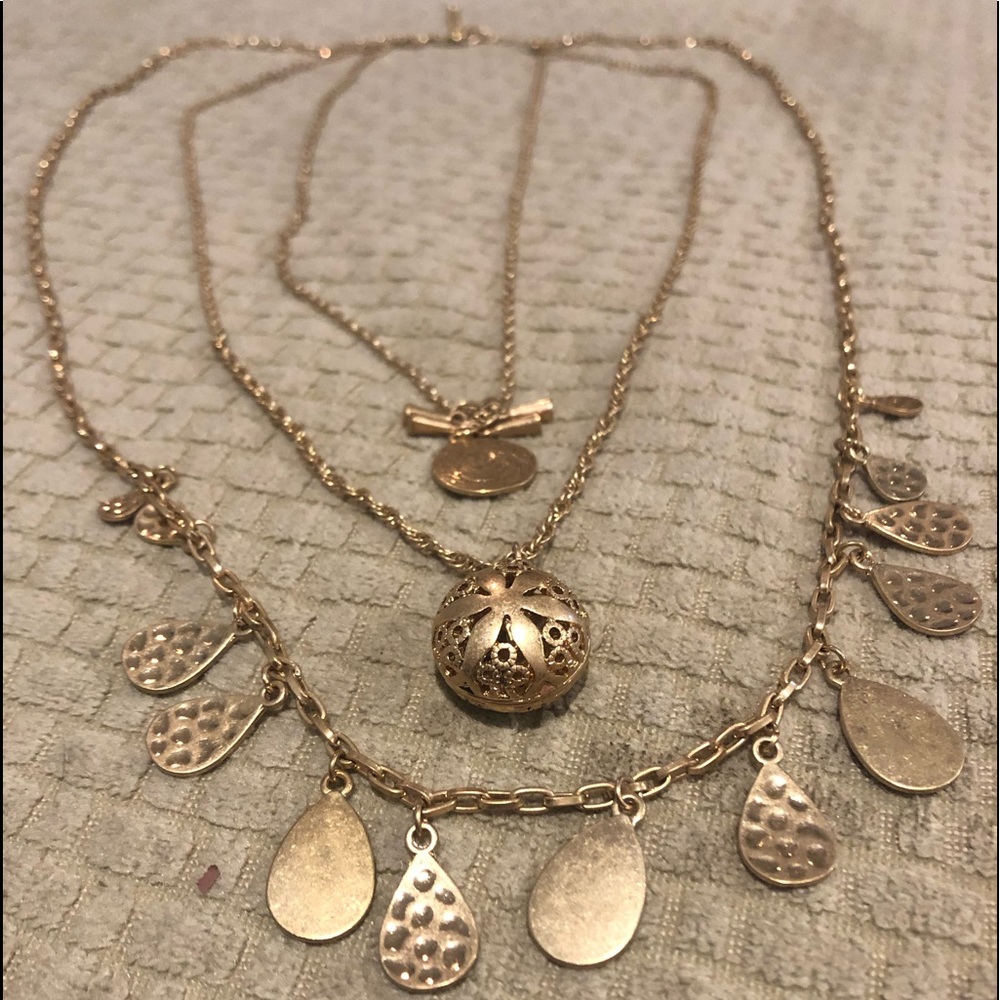 Gold tone 3 strand necklace